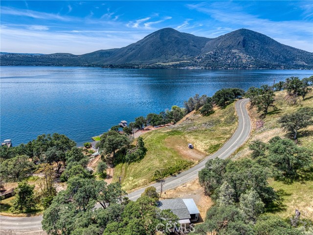 10670 Lakeshore Drive, Clearlake