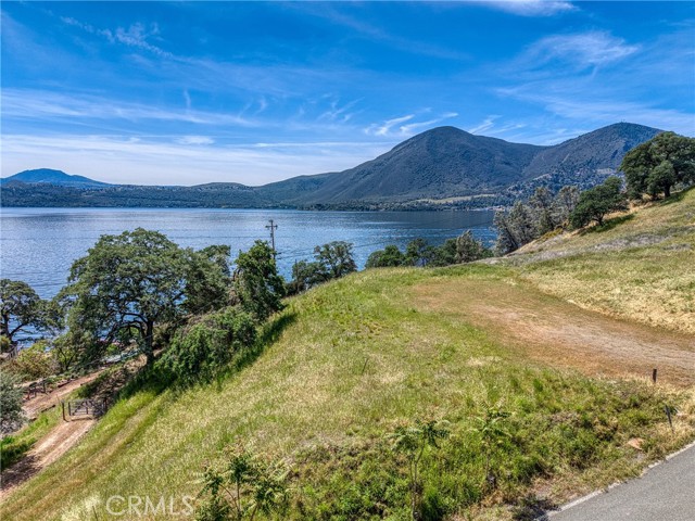 10670 Lakeshore Drive, Clearlake