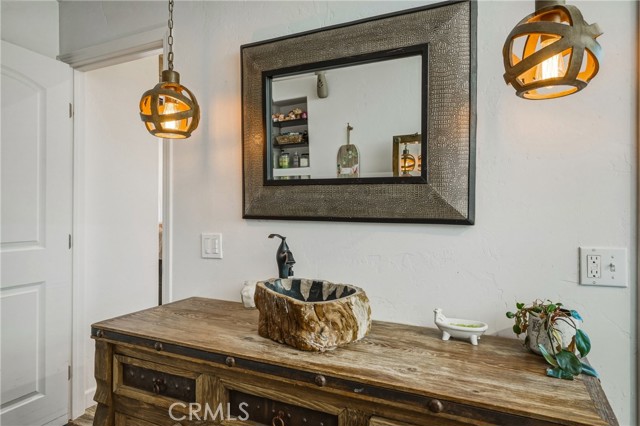 5568 Teton, Kelseyville