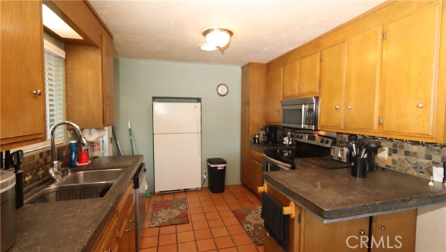 11420 North Drive, Clearlake