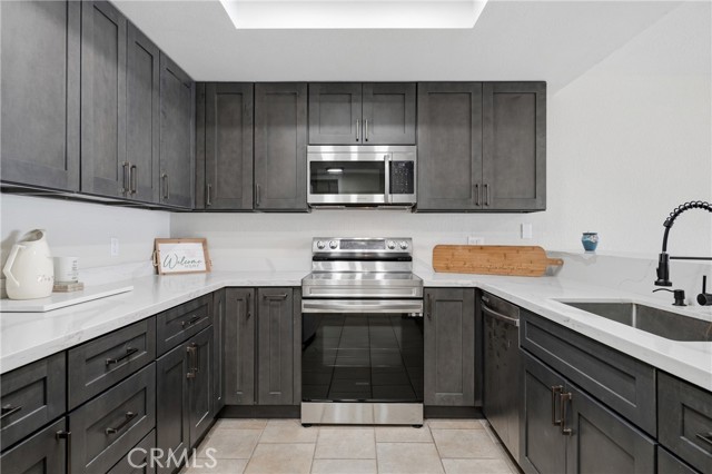 10 Royale, Lakeport