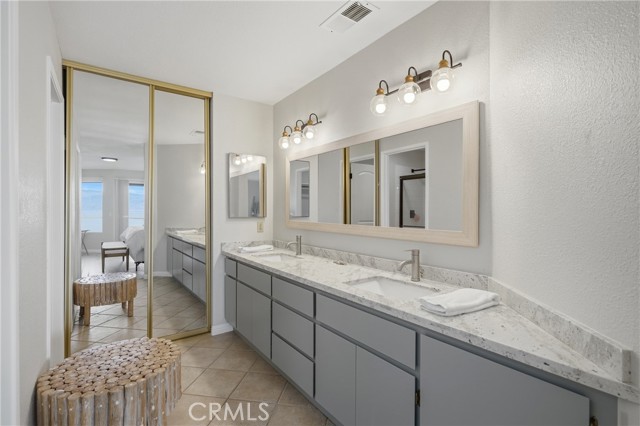 10 Royale, Lakeport
