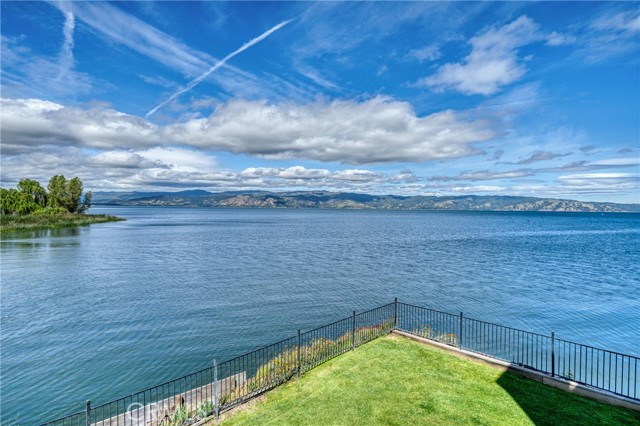 10 Royale, Lakeport