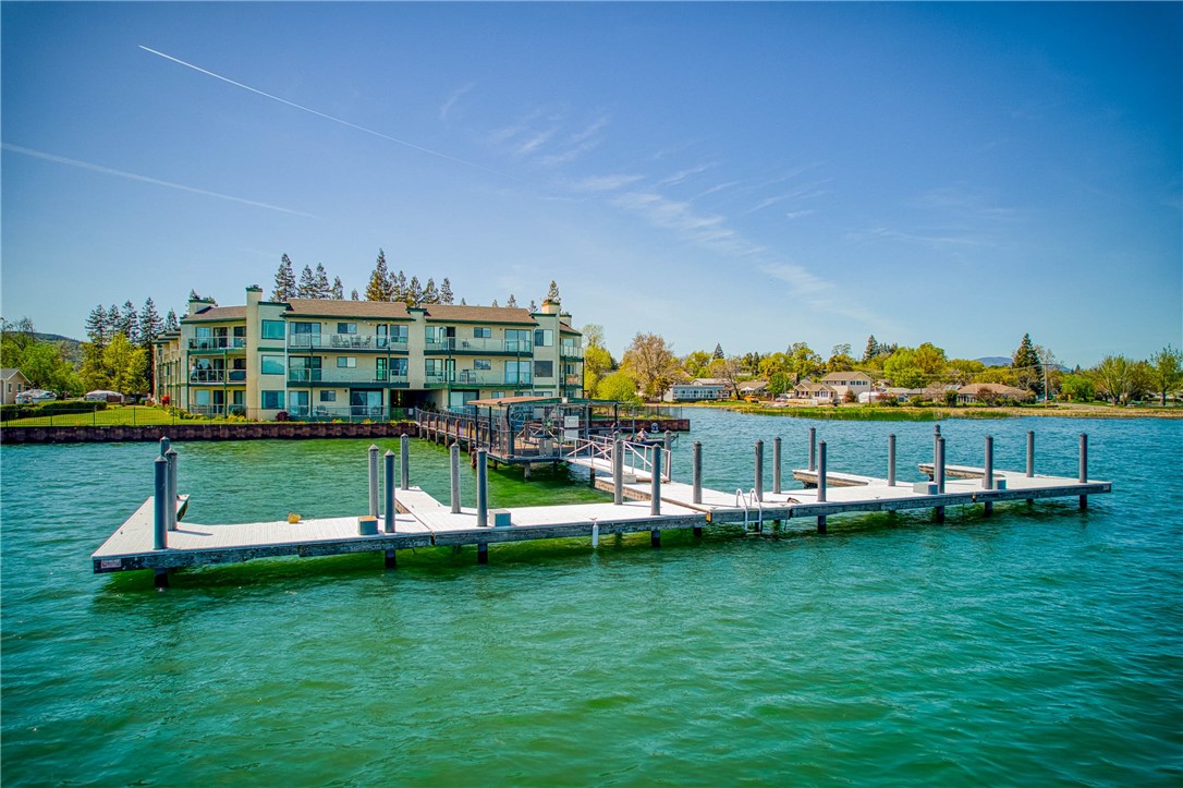 10 Royale, Lakeport