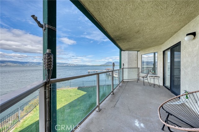 10 Royale, Lakeport