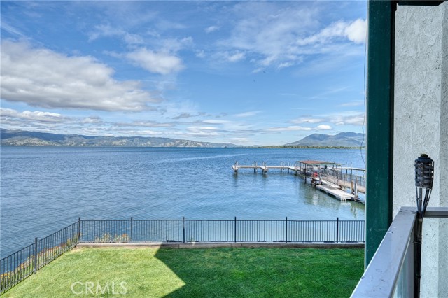 10 Royale, Lakeport