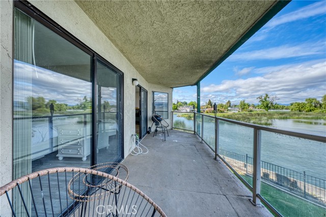 10 Royale, Lakeport