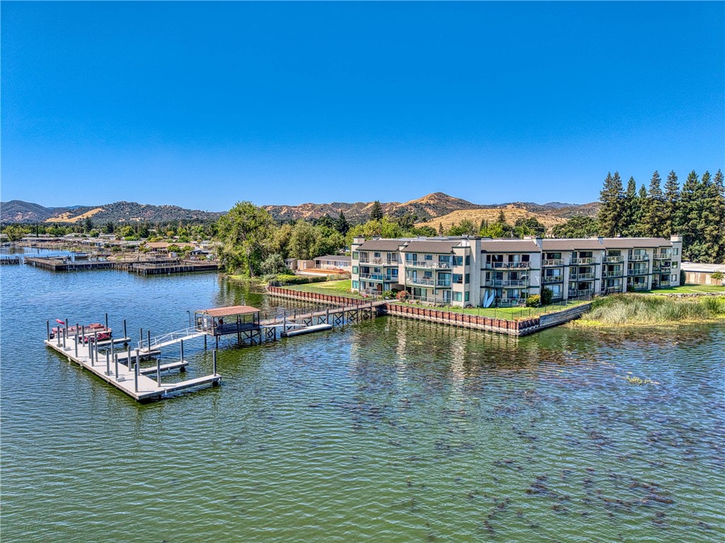10 Royale, Lakeport