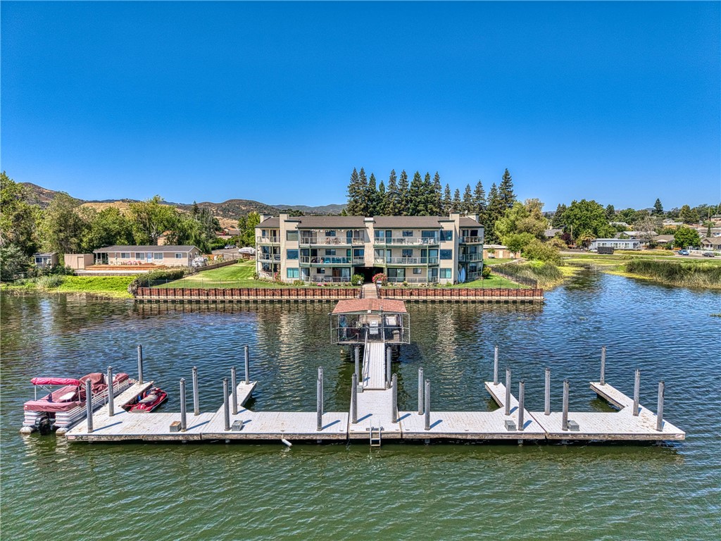 10 Royale, Lakeport