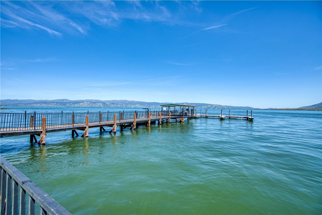 10 Royale, Lakeport