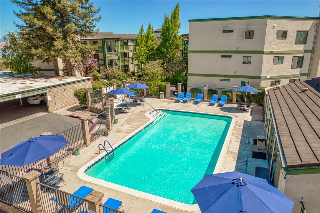 10 Royale, Lakeport