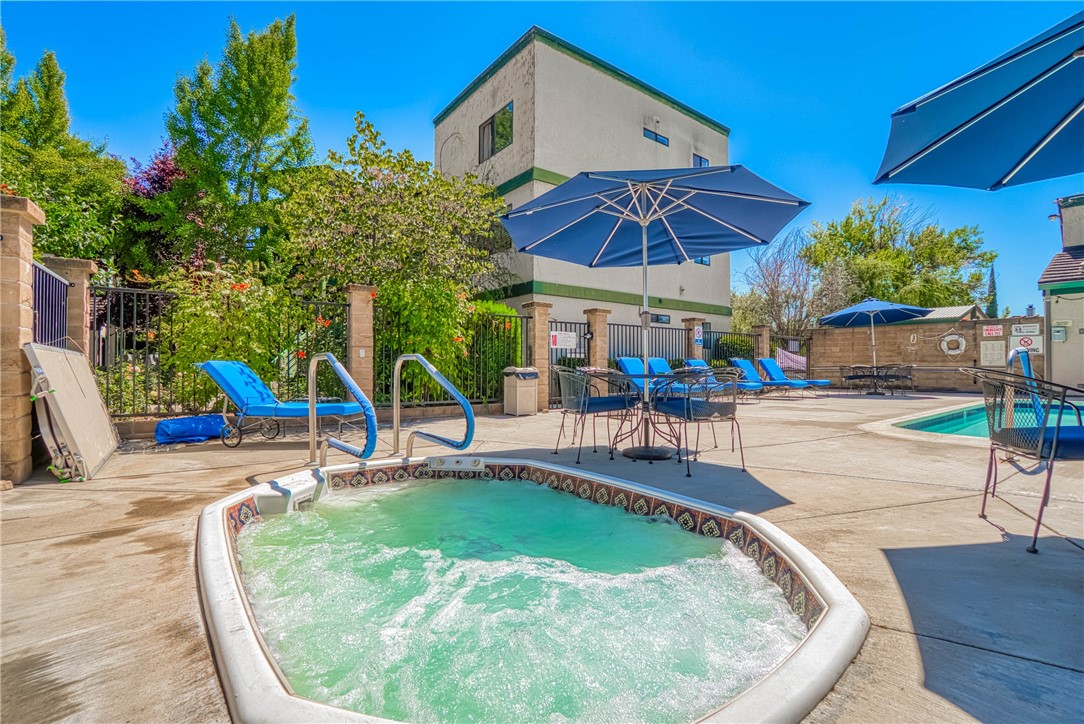 10 Royale, Lakeport