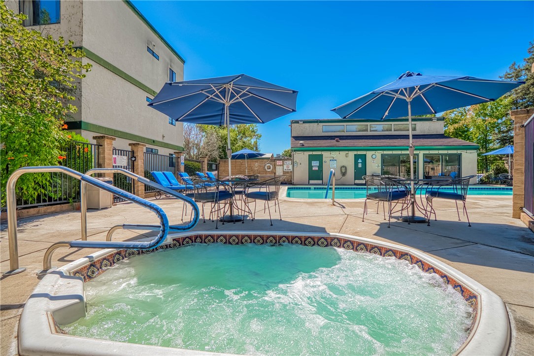 10 Royale, Lakeport