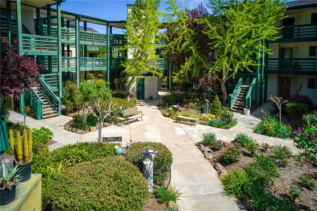 10 Royale, Lakeport