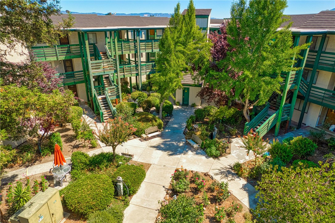 10 Royale, Lakeport