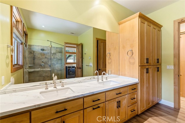17205 Black Oak Hill, Middletown