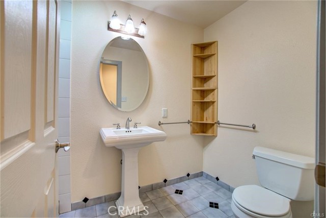 4090 Lakeshore Boulevard, Lakeport