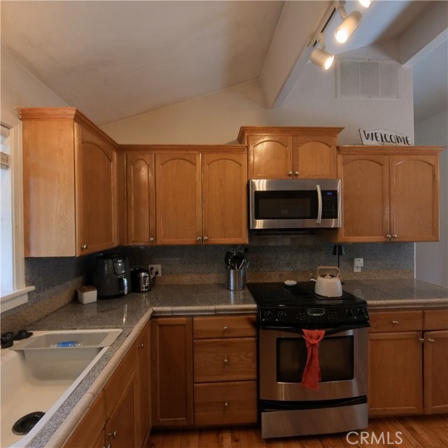18237 Hidden Valley, Hidden Valley Lake