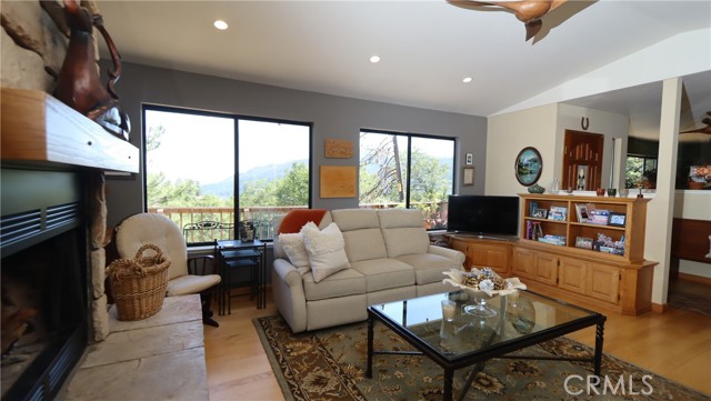 9714 St Helena, Cobb