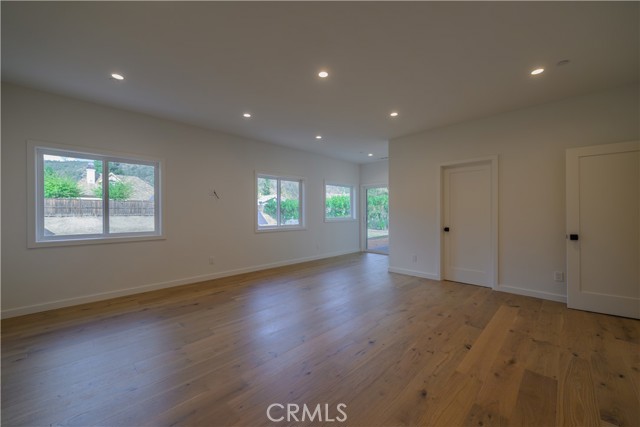 8388 Paradise Lagoon Drive, Lucerne