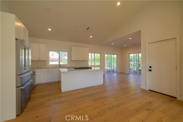 8388 Paradise Lagoon Drive, Lucerne