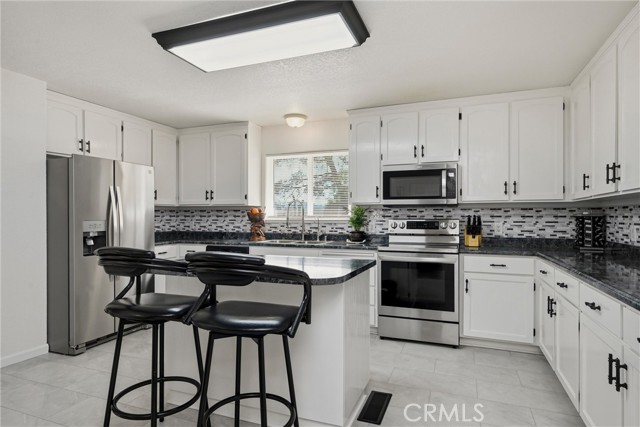 18685 Oak Grove, Hidden Valley Lake