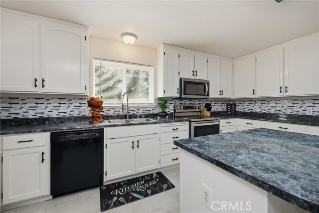 18685 Oak Grove, Hidden Valley Lake