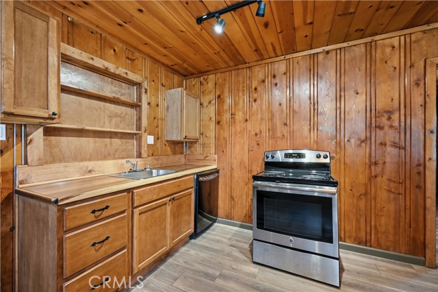 14420 Pearl Avenue, Clearlake