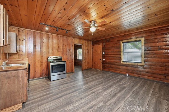 14420 Pearl Avenue, Clearlake