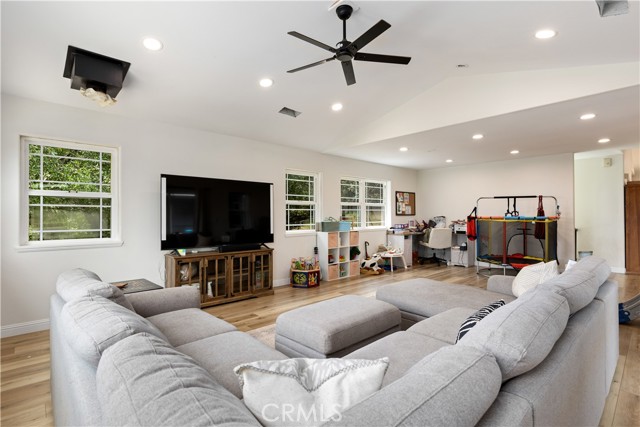 9289 Hoopa, Kelseyville