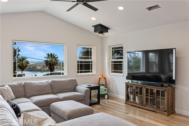 9289 Hoopa, Kelseyville