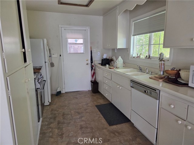 10498 Redwood Road, Loch Lomond