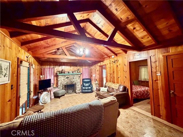 9520 Oak Place, Cobb