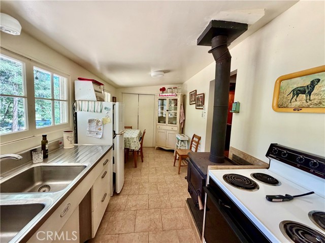 9520 Oak Place, Cobb