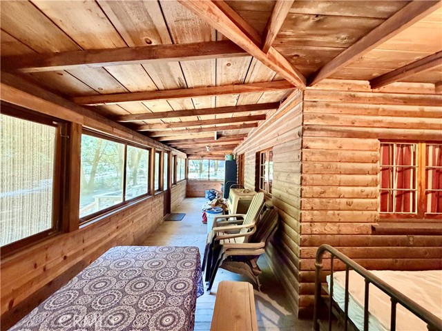 9520 Oak Place, Cobb