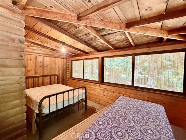 9520 Oak Place, Cobb