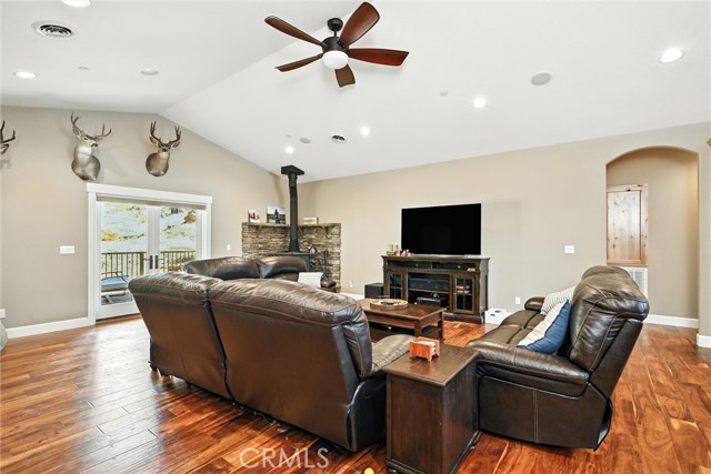 9482 Hoberg Drive, Cobb