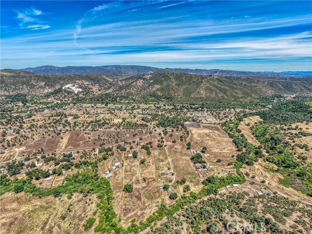 1623 New Long Valley Road, Clearlake Oaks