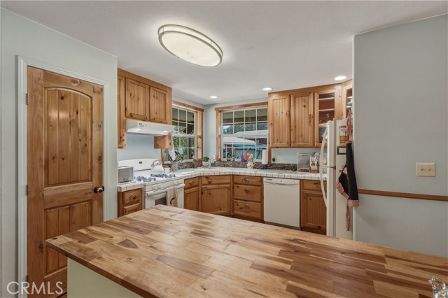 1623 New Long Valley Road, Clearlake Oaks