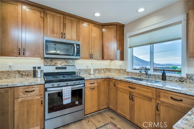 3012 Oak Crest Drive, Clearlake
