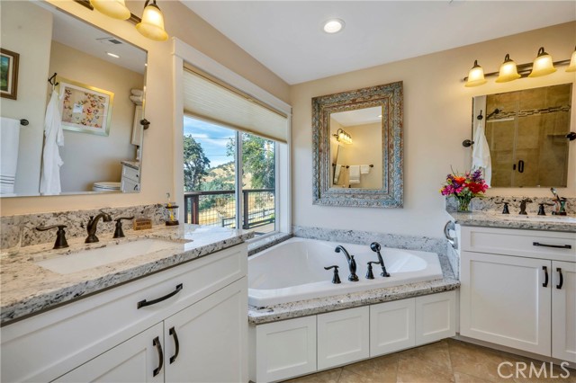 3012 Oak Crest Drive, Clearlake