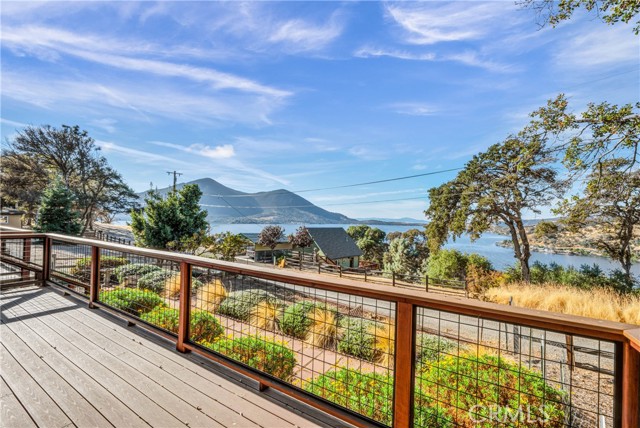 3012 Oak Crest Drive, Clearlake