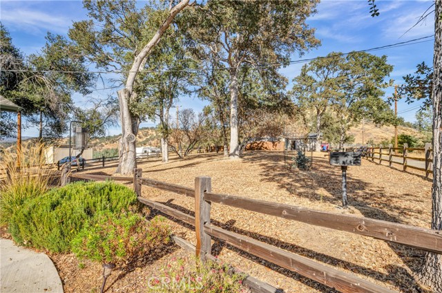 3012 Oak Crest Drive, Clearlake