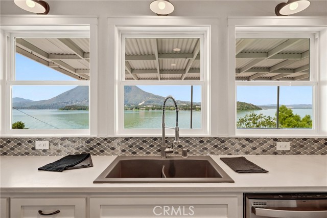 9175 Glenhaven, Glenhaven