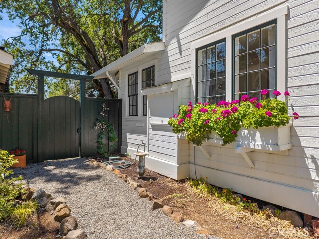 11611 Garden Court, Clearlake Oaks