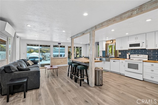 13911 Lakeshore, Clearlake
