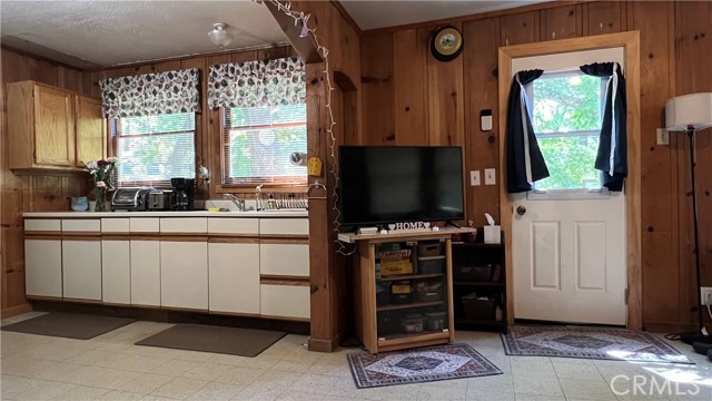 10537 Foothill Road, Loch Lomond