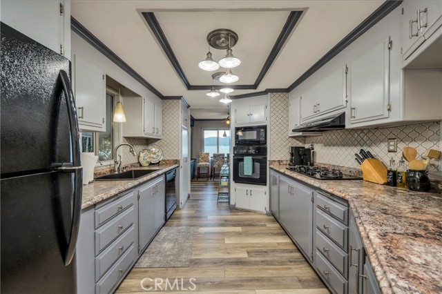 9859 Crestview Drive, Clearlake