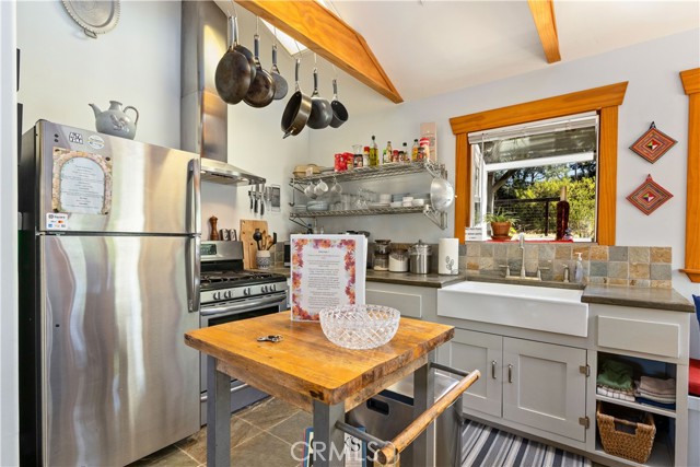 6733 Live Oak Drive, Kelseyville