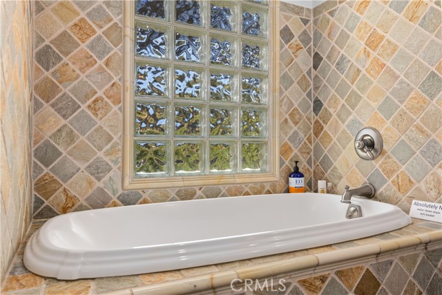 6733 Live Oak Drive, Kelseyville